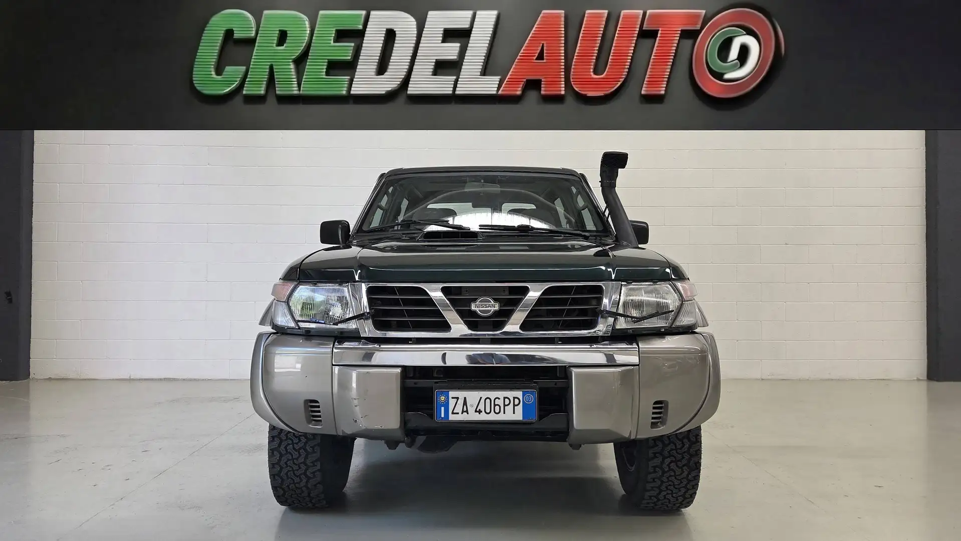 Nissan Patrol Patrol GR II GR HT 3.0 td-di Luxury Grün - 2