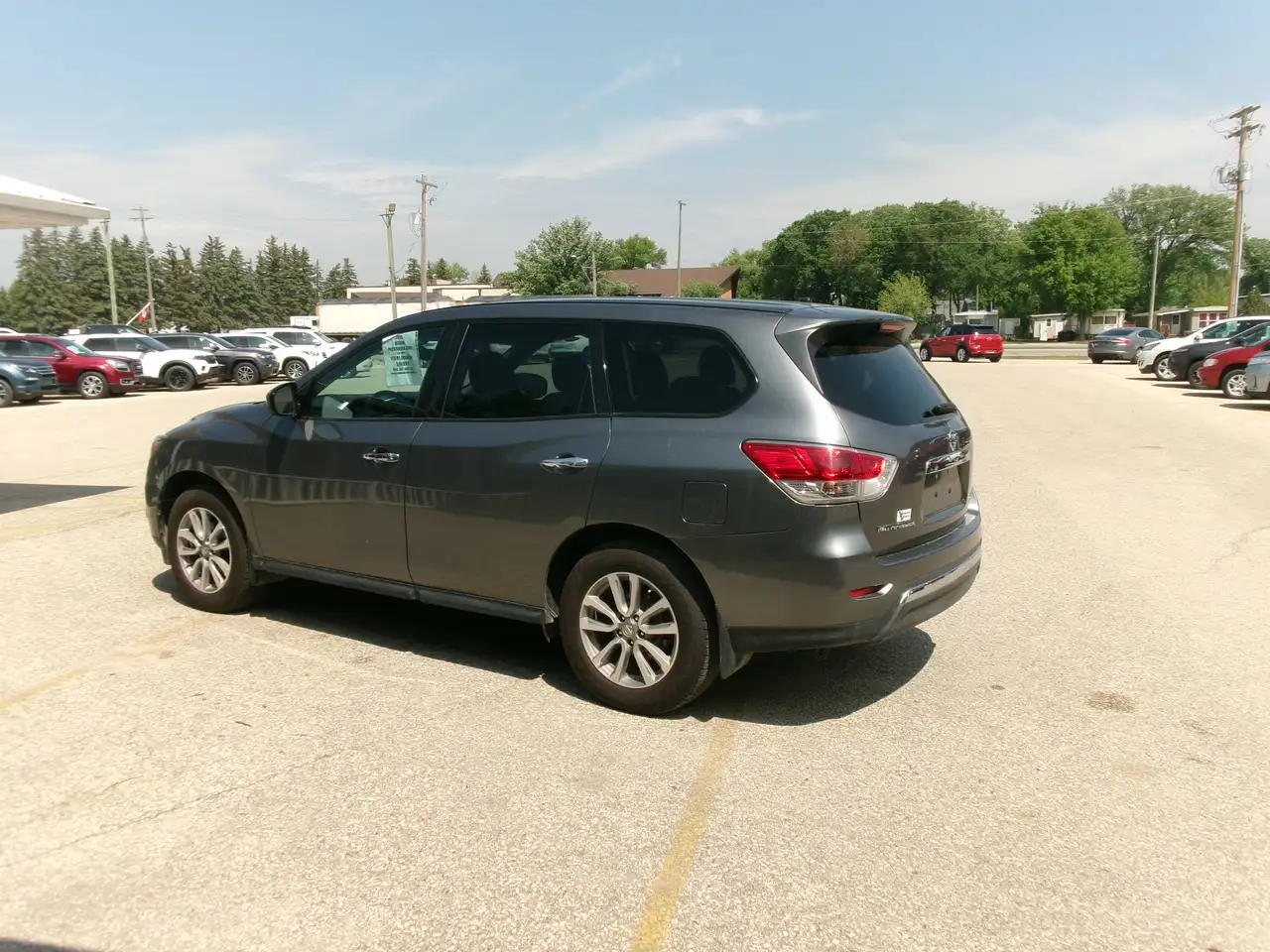 Nissan Pathfinder снимка Nissan Pathfinder