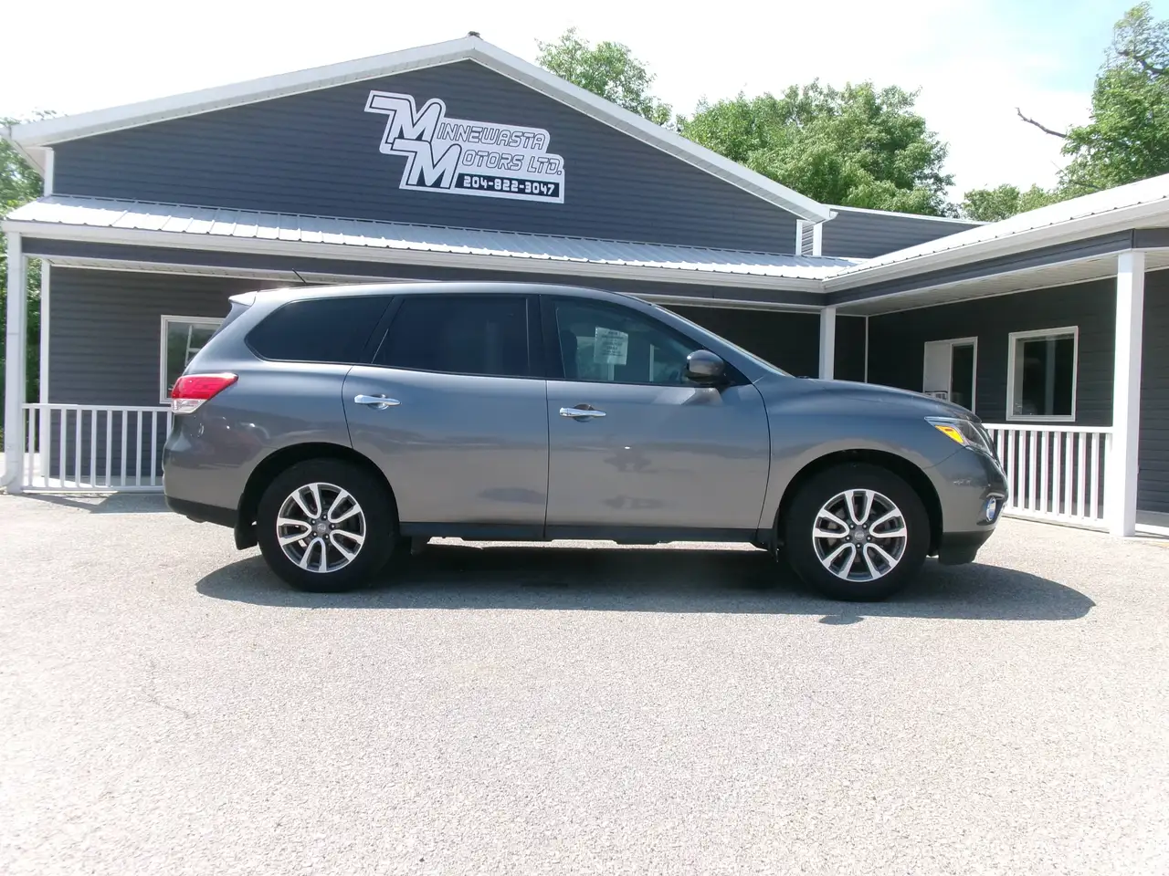 Nissan Pathfinder снимка Nissan Pathfinder