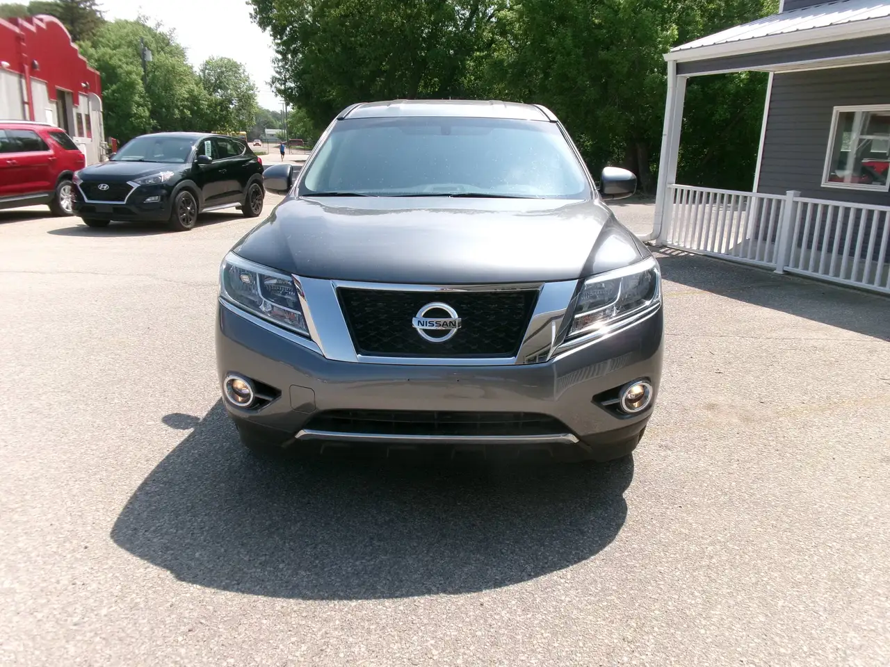 Nissan Pathfinder снимка Nissan Pathfinder