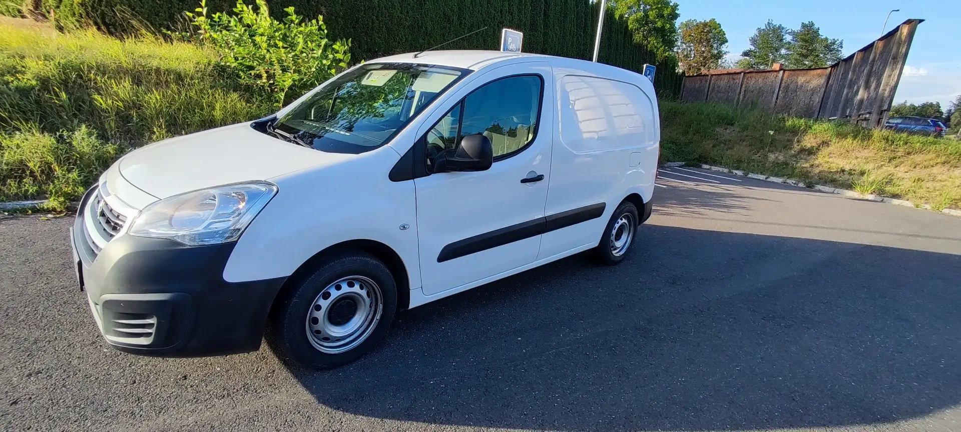 Peugeot Partner 1.6 BlueHDi 75 L1 FAP Komfort Weiß - 1