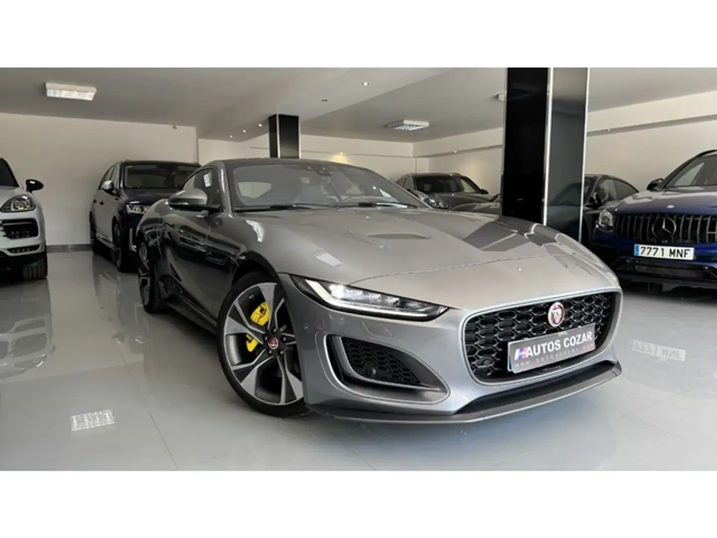 Jaguar F-Type Coupé 2.0 I4 Aut. 300 Gris - 2