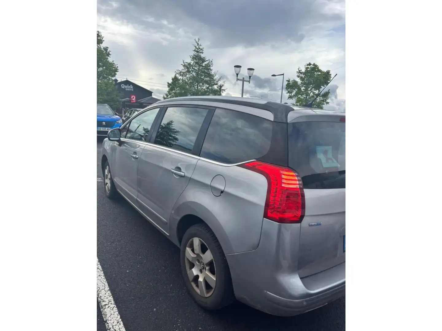 Peugeot 5008 1.6 BlueHDi - 120 - 7pl  Style PHASE 2 Gris - 2