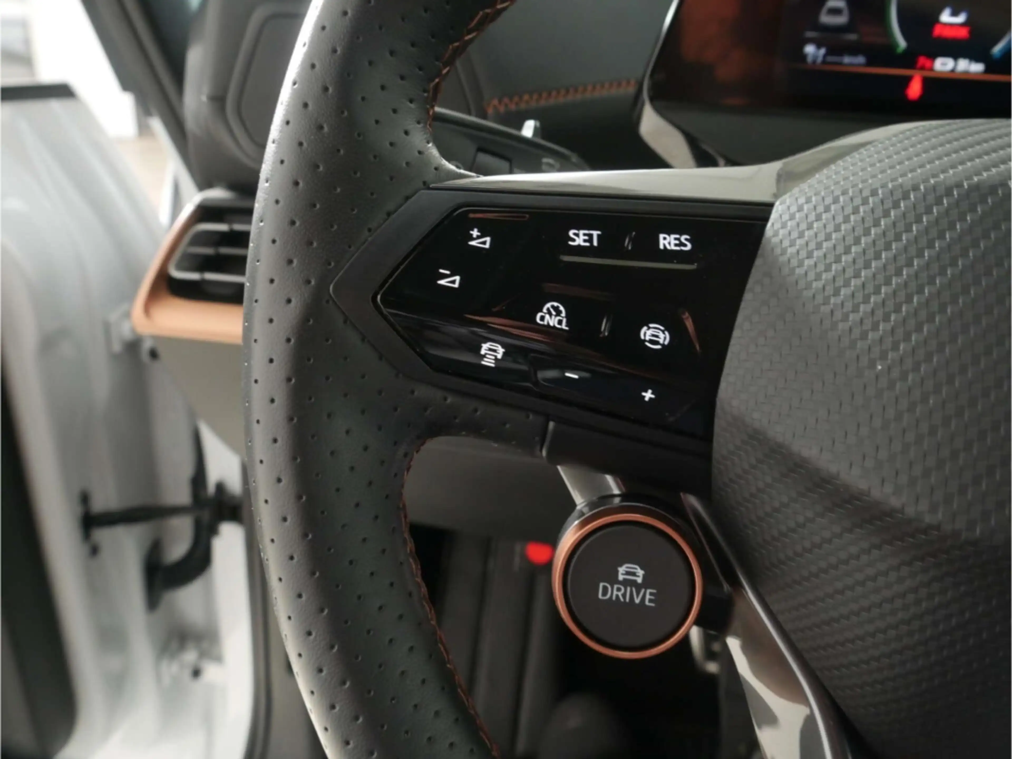 CUPRA Born 77 kWh — photo 11