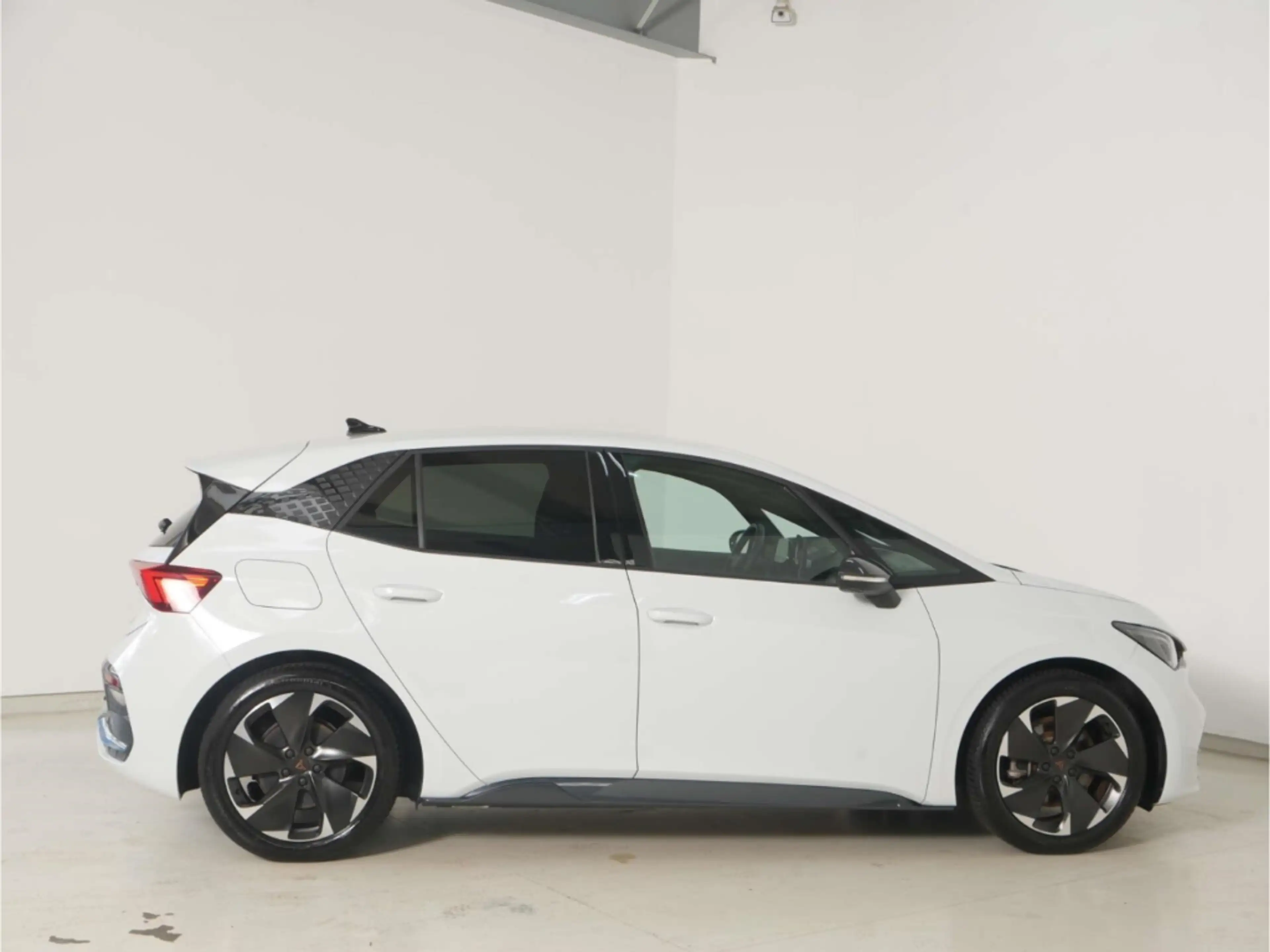 CUPRA Born 77 kWh — photo 9
