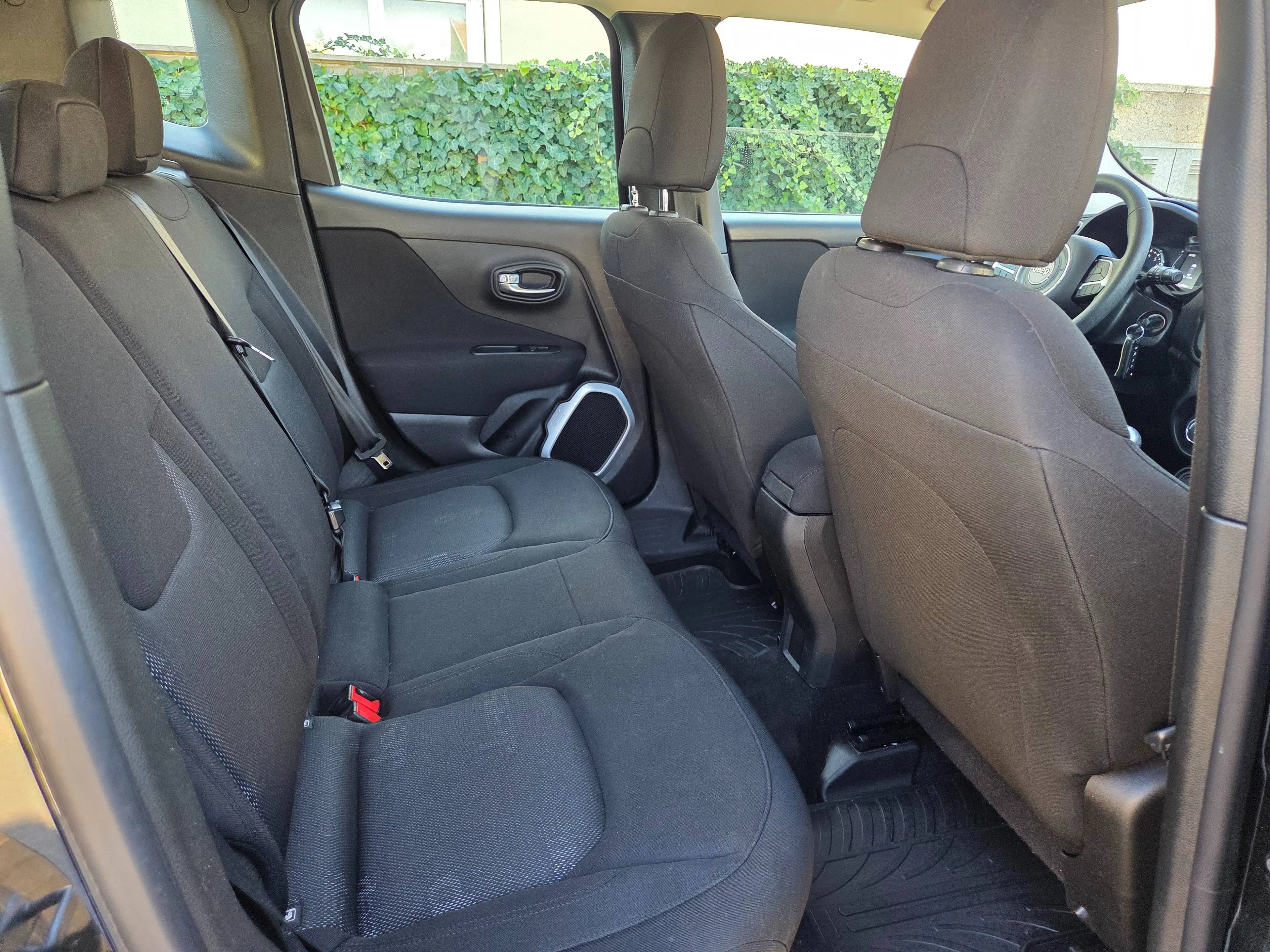 Jeep Renegade 1,6 Benzin Sport FWD — photo 13