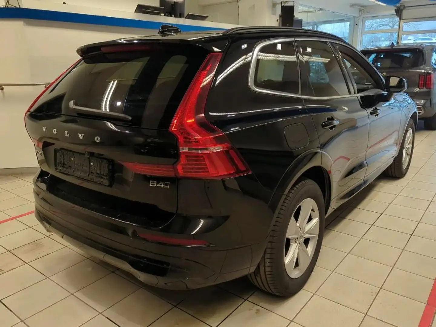 Volvo XC60 XC60 Momentum Pro AWD Schwarz - 2