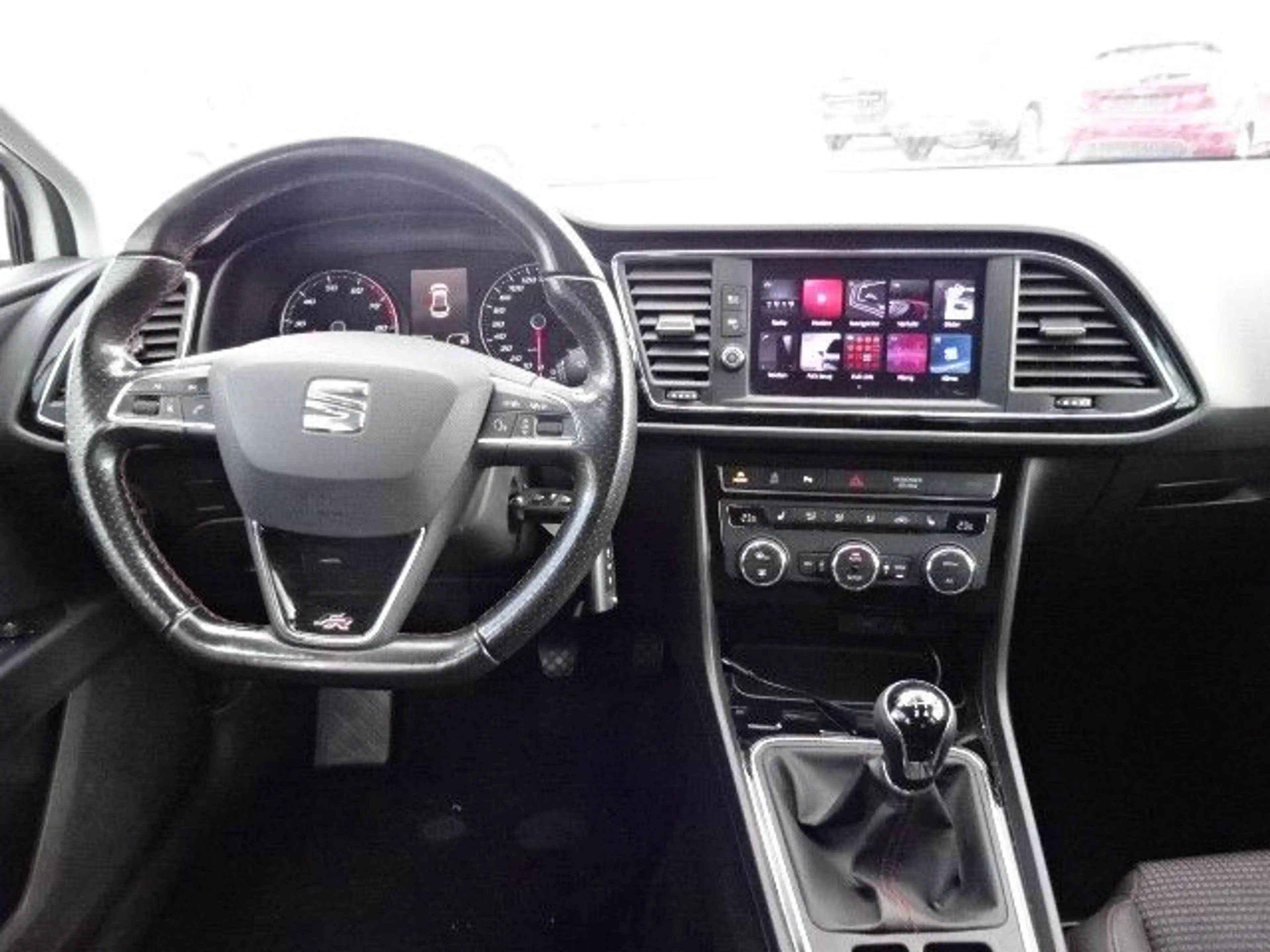 SEAT Leon 1.4 TSI 92kW Start&Stop FR--LED--Navi--SHZ — photo 7