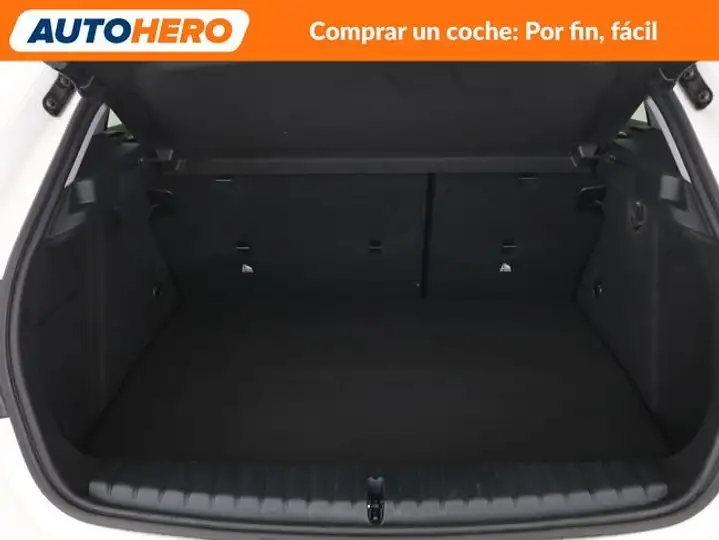 BMW Serie 1 2020, foto 18