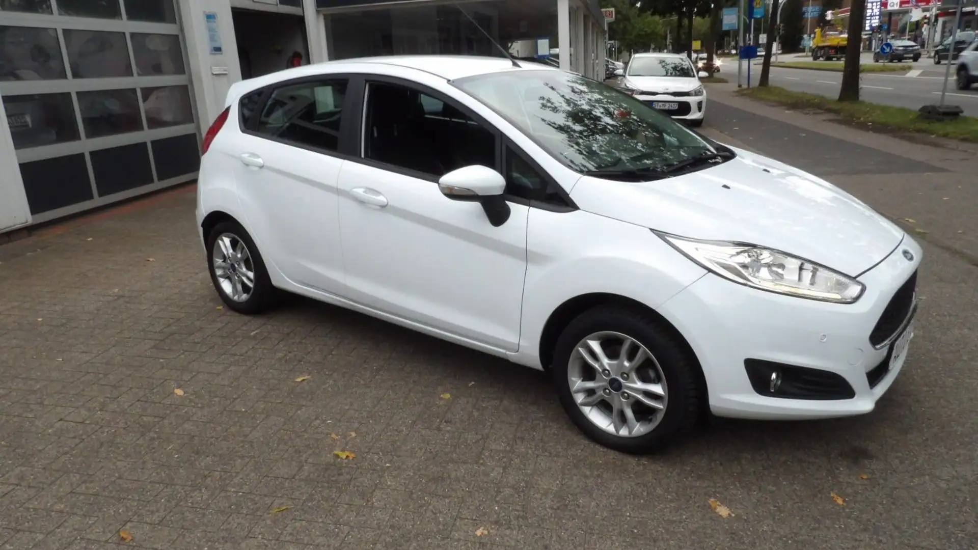 Ford Fiesta Celebration*Navi*PDC*SHZ* Weiß - 2