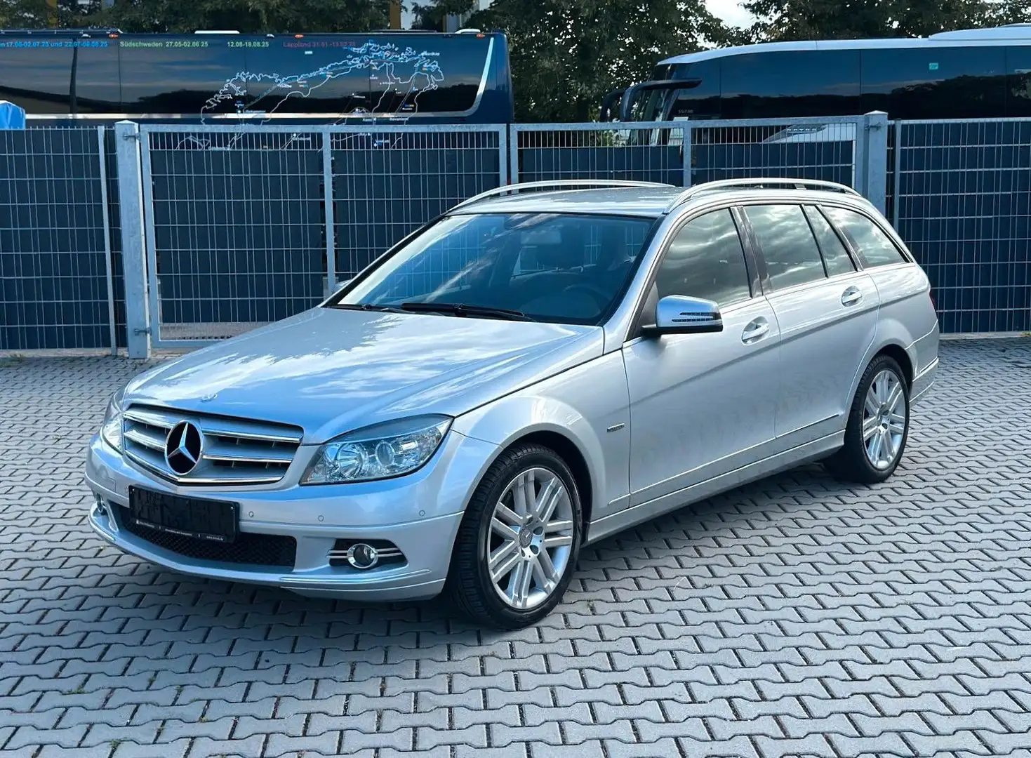 Mercedes-Benz C 180 T CGI BlueEfficiency Silber - 1