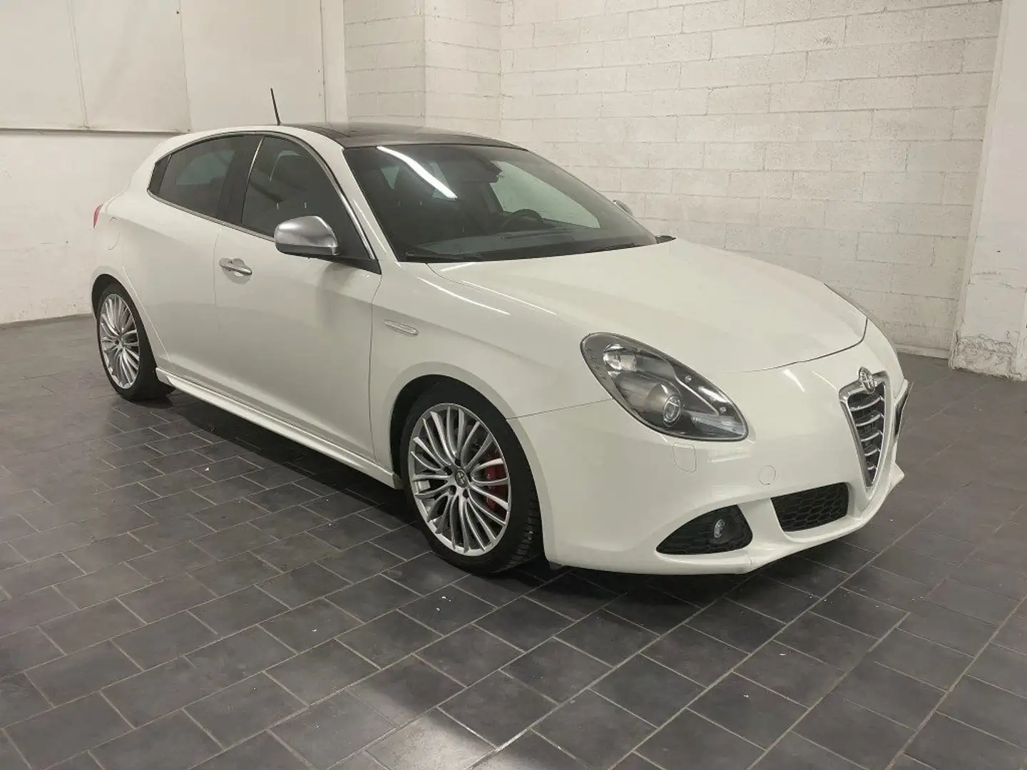 Alfa Romeo Giulietta 2.0 JTDm-2 140 CV Distinctive-NAVI+CAMERA+TETTO Weiß - 1