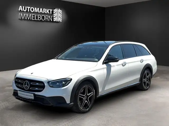 Mercedes-Benz E view 4