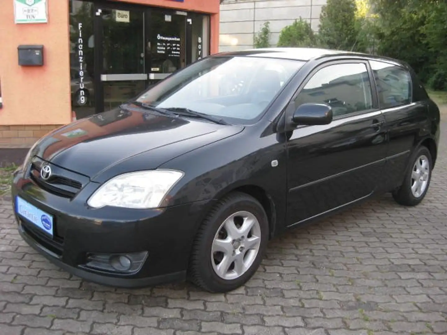 Toyota Corolla 1.6 VVT-i Sol Klima PDC 2.Hand HU/AU NEU Black - 1