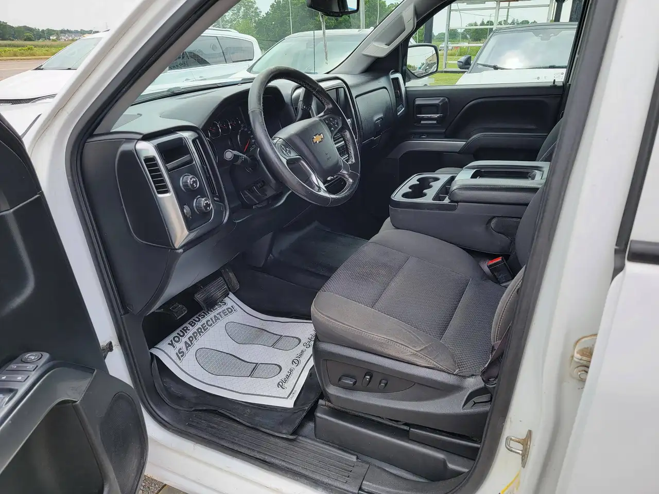 Chevrolet Silverado 1500 снимка Chevrolet Silverado 1500