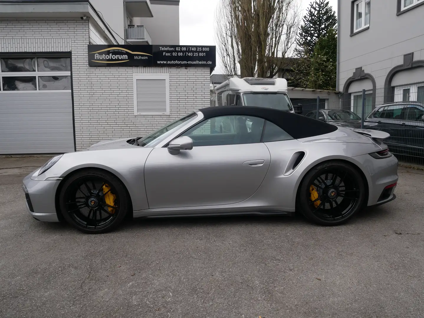 Porsche 992 Turbo S Cabriolet Matrix Lift Burm SpurKeyGo360Kam Grau - 2