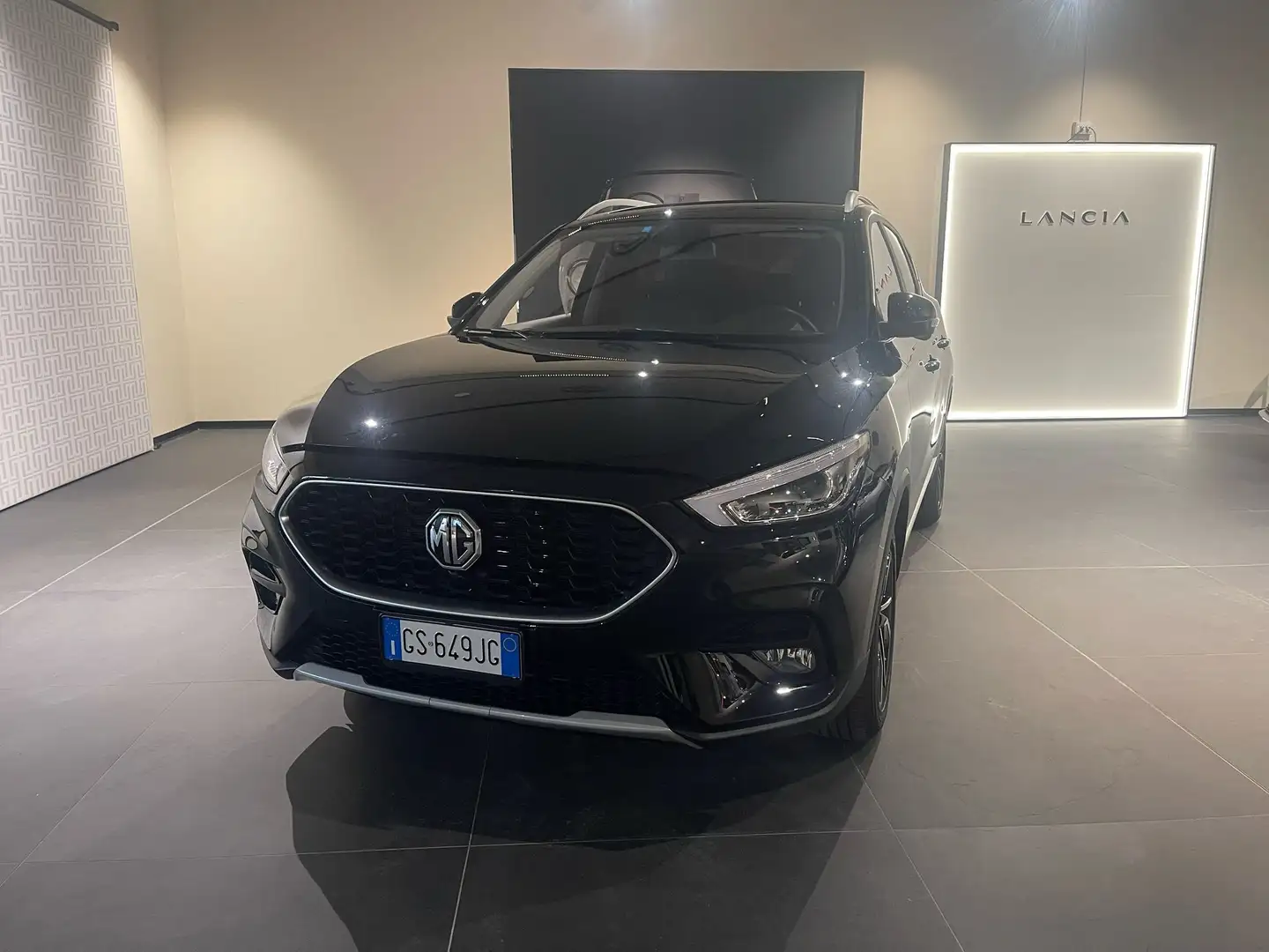 MG ZS 1.5 Luxury GPL Negro - 1