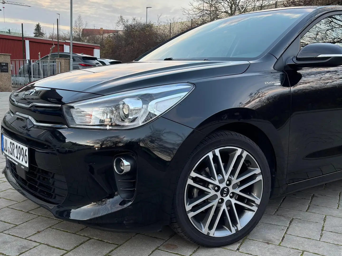Kia Rio Rio 1.0 T-GDI 120 Platinum Edition Schwarz - 2