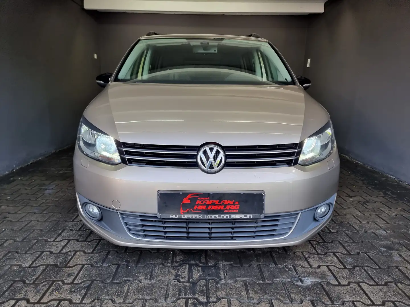 Volkswagen Touran 2.0 TDI MATCH, 7 SITZER, AHK, TEMPOMAT, PDC Beige - 2