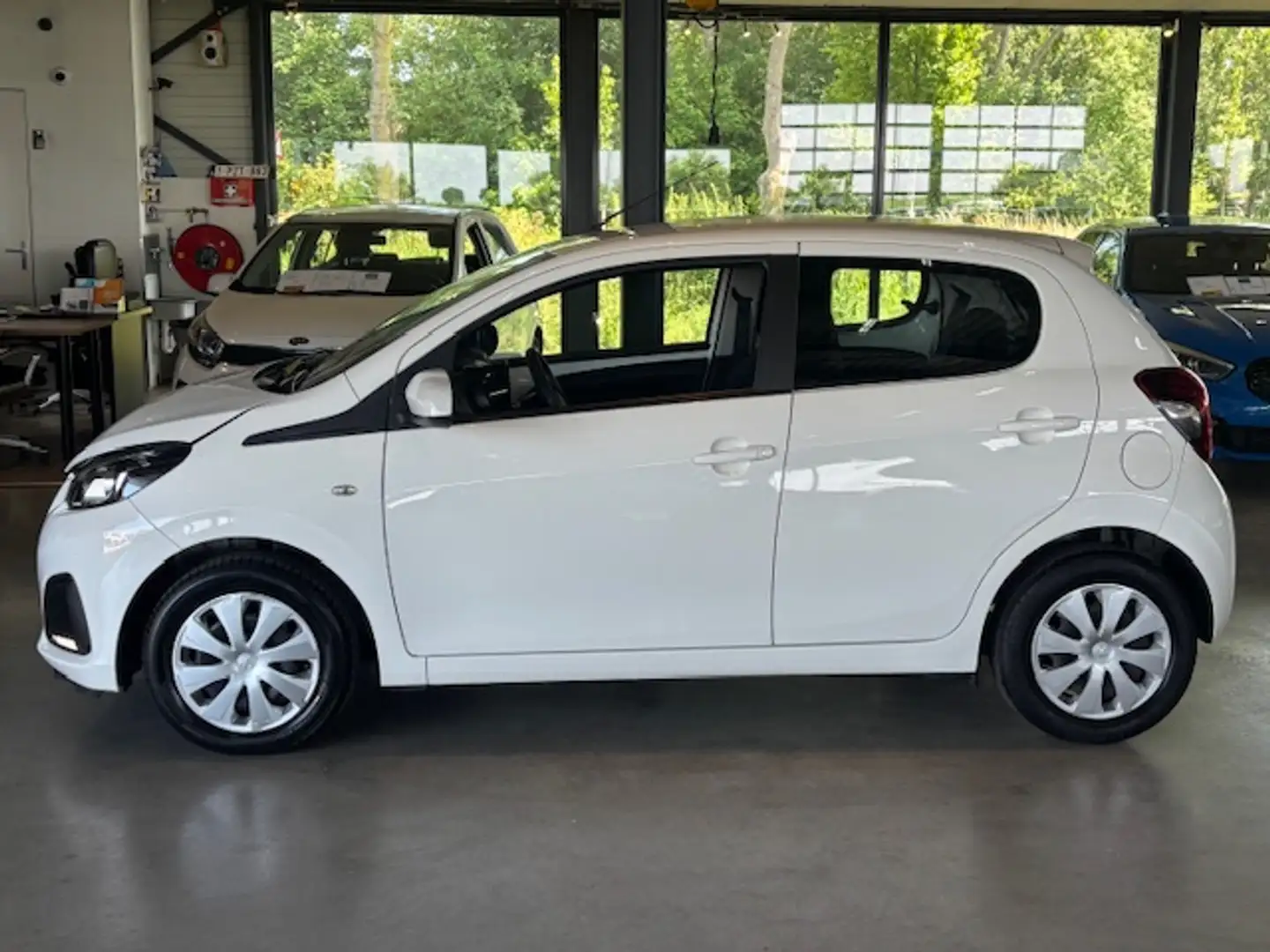 Peugeot 108 1.0 e-VTi 72pk 5D Active Blanc - 2