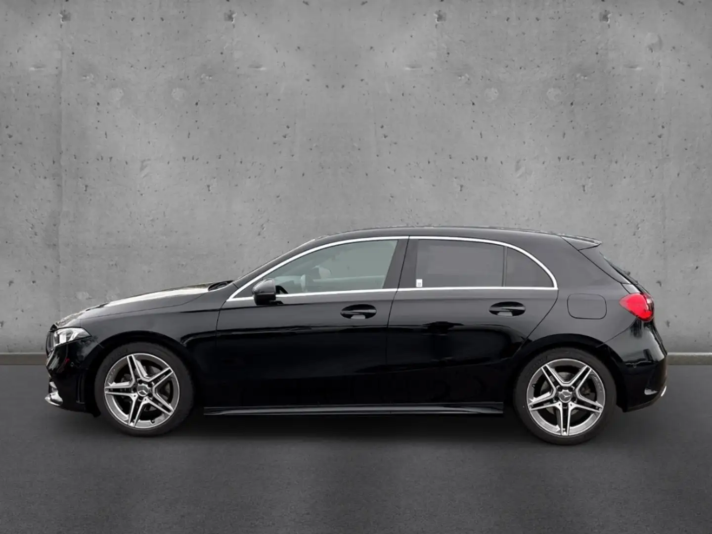 Mercedes-Benz A 200 AMG Line Navi Temp Widescreen SHZ PDC Noir - 2