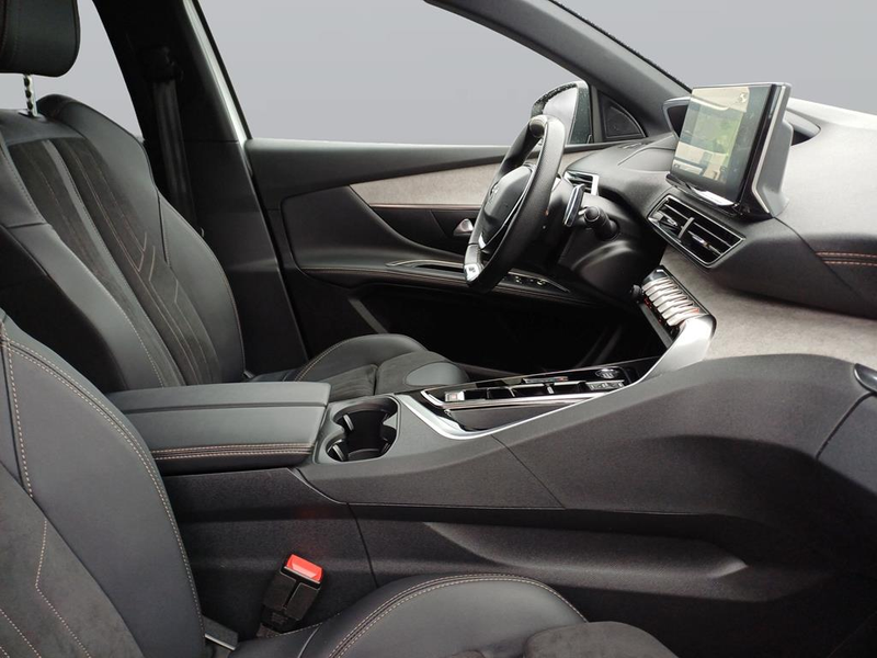 Peugeot 5008 GT PureTech 130 EAT8 — photo 10