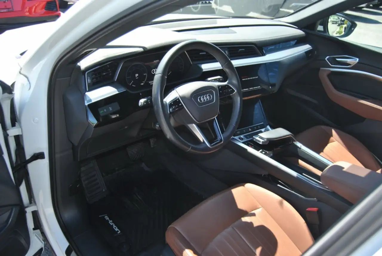 Audi e-tron photo Audi e-tron