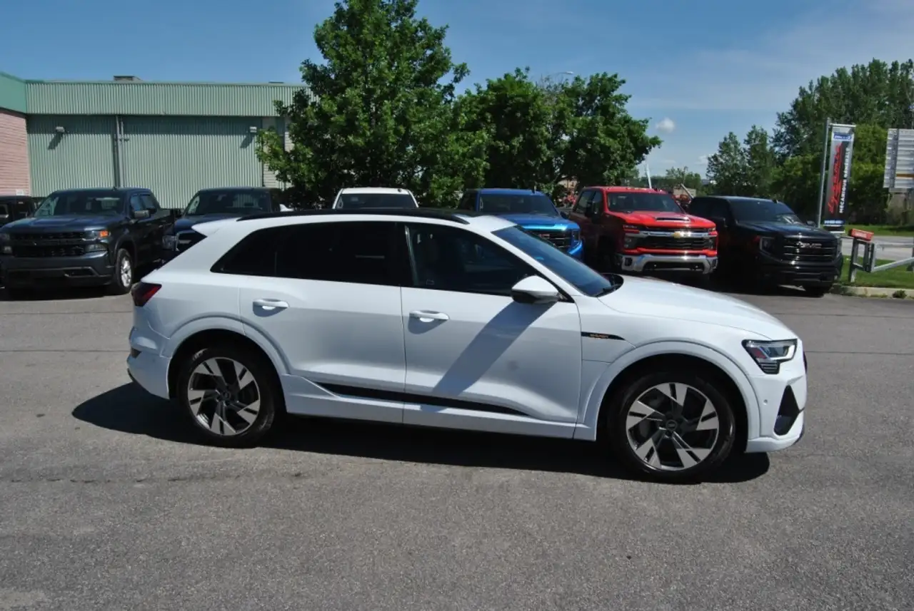 Audi e-tron photo Audi e-tron