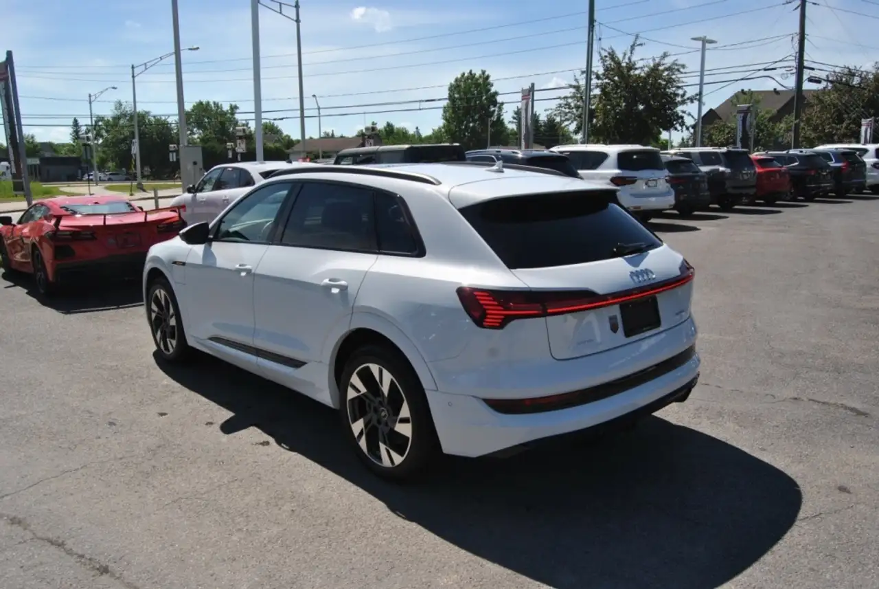 Audi e-tron photo Audi e-tron