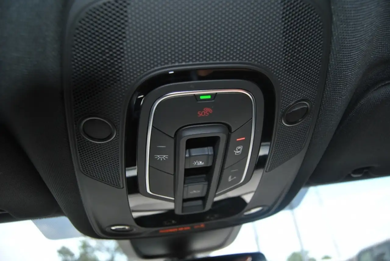 Audi e-tron photo Audi e-tron