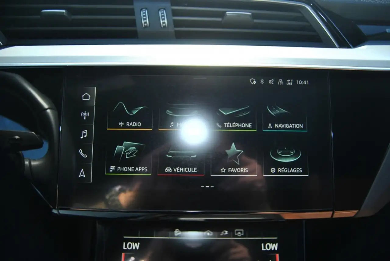 Audi e-tron photo Audi e-tron
