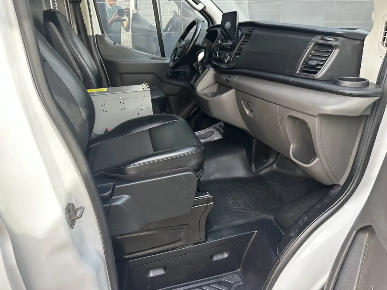 Ford Transit Cargo Van снимка Ford Transit Cargo Van
