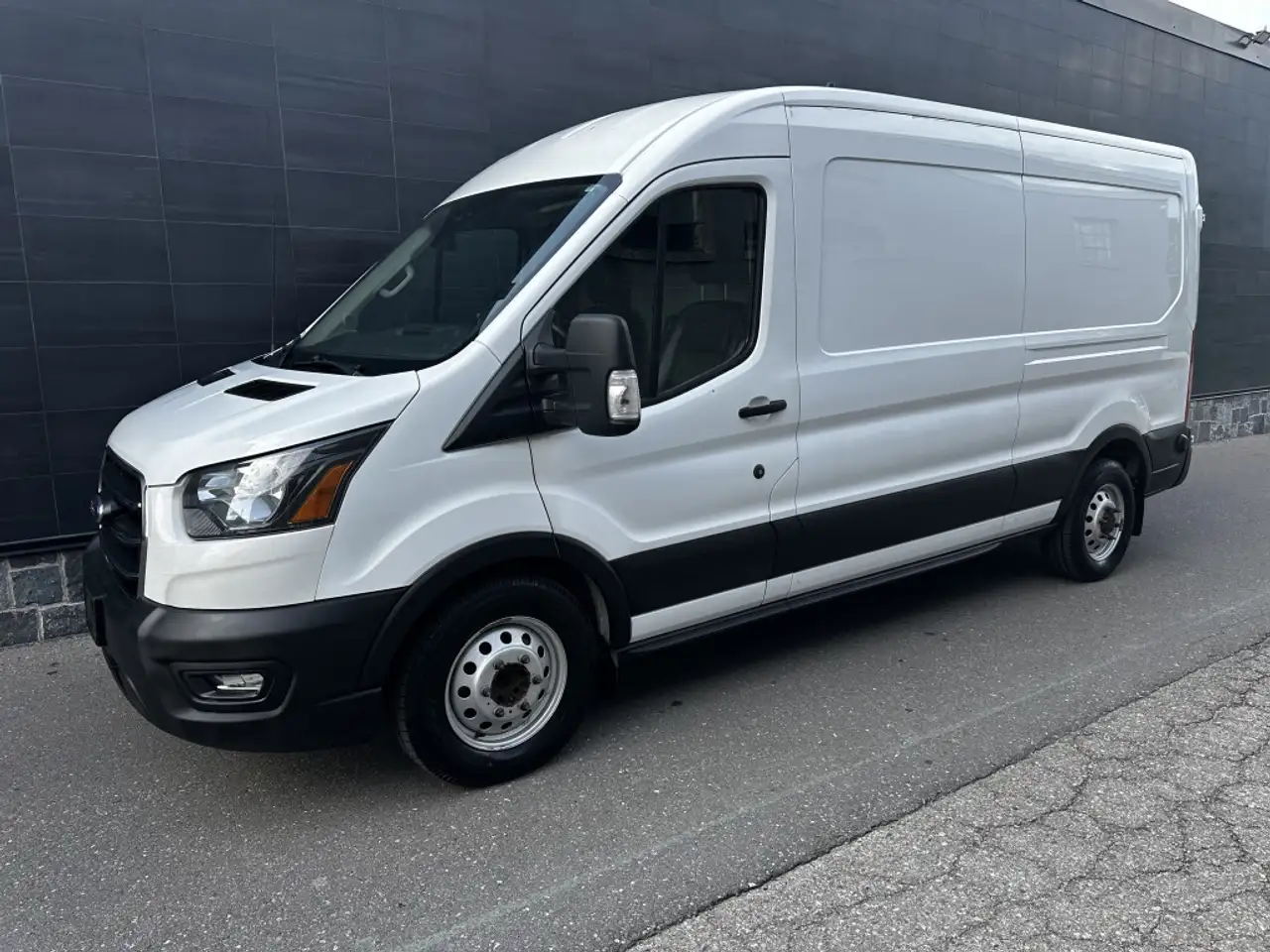 Ford Transit Cargo Van снимка Ford Transit Cargo Van