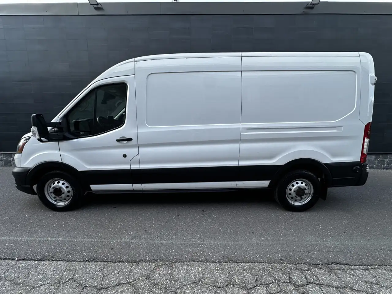 Ford Transit Cargo Van снимка Ford Transit Cargo Van