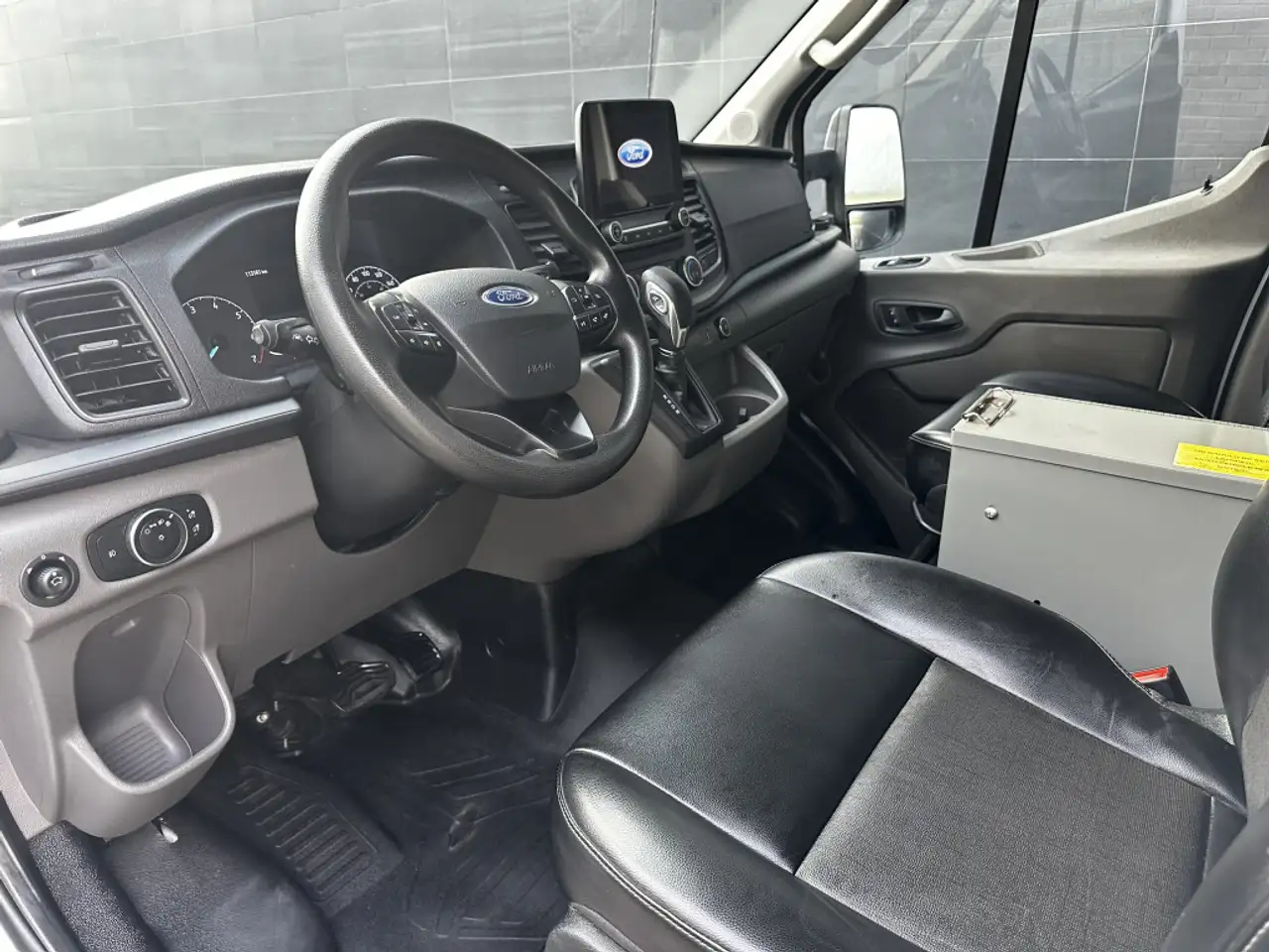 Ford Transit Cargo Van снимка Ford Transit Cargo Van
