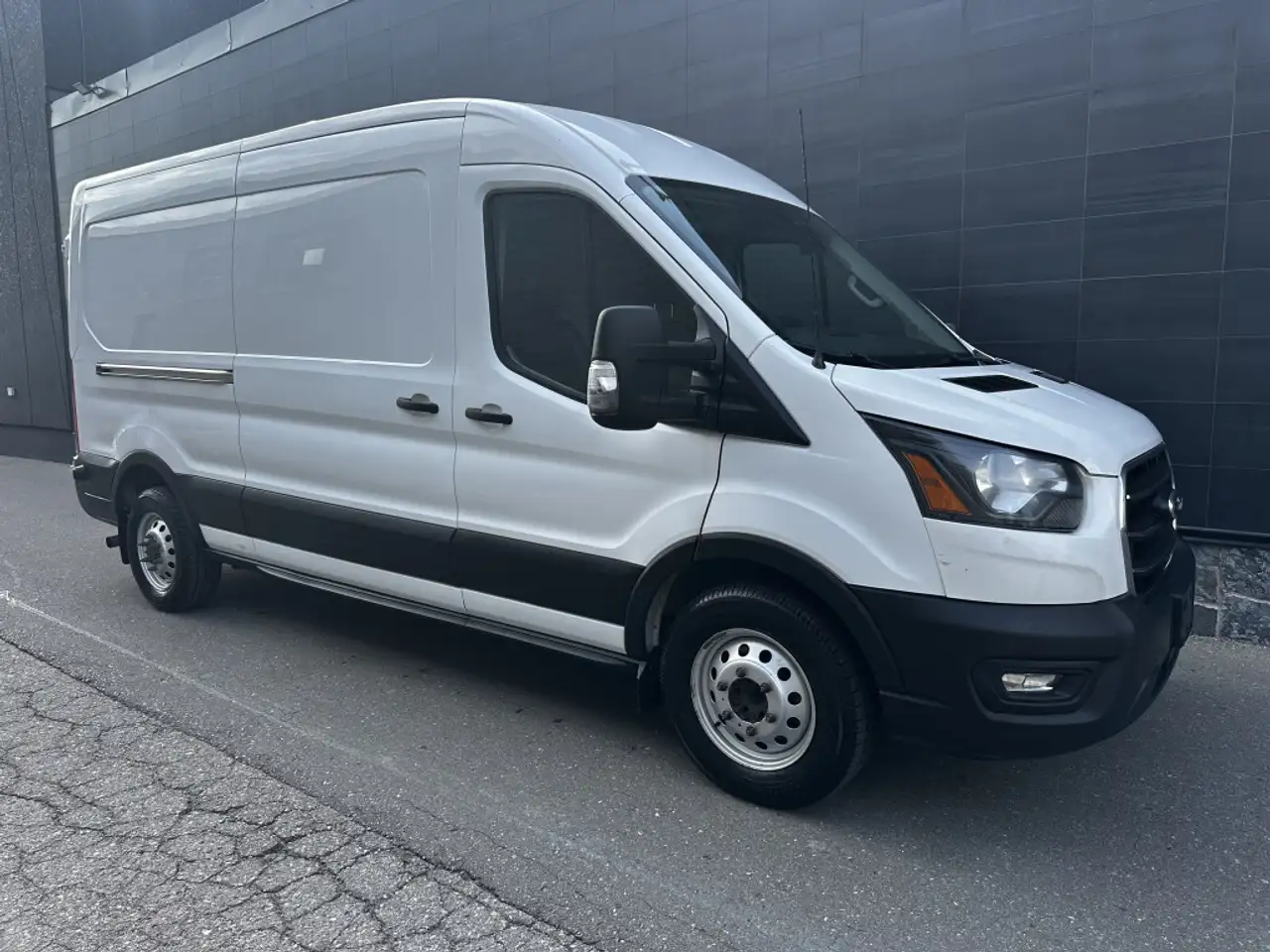Ford Transit Cargo Van снимка Ford Transit Cargo Van