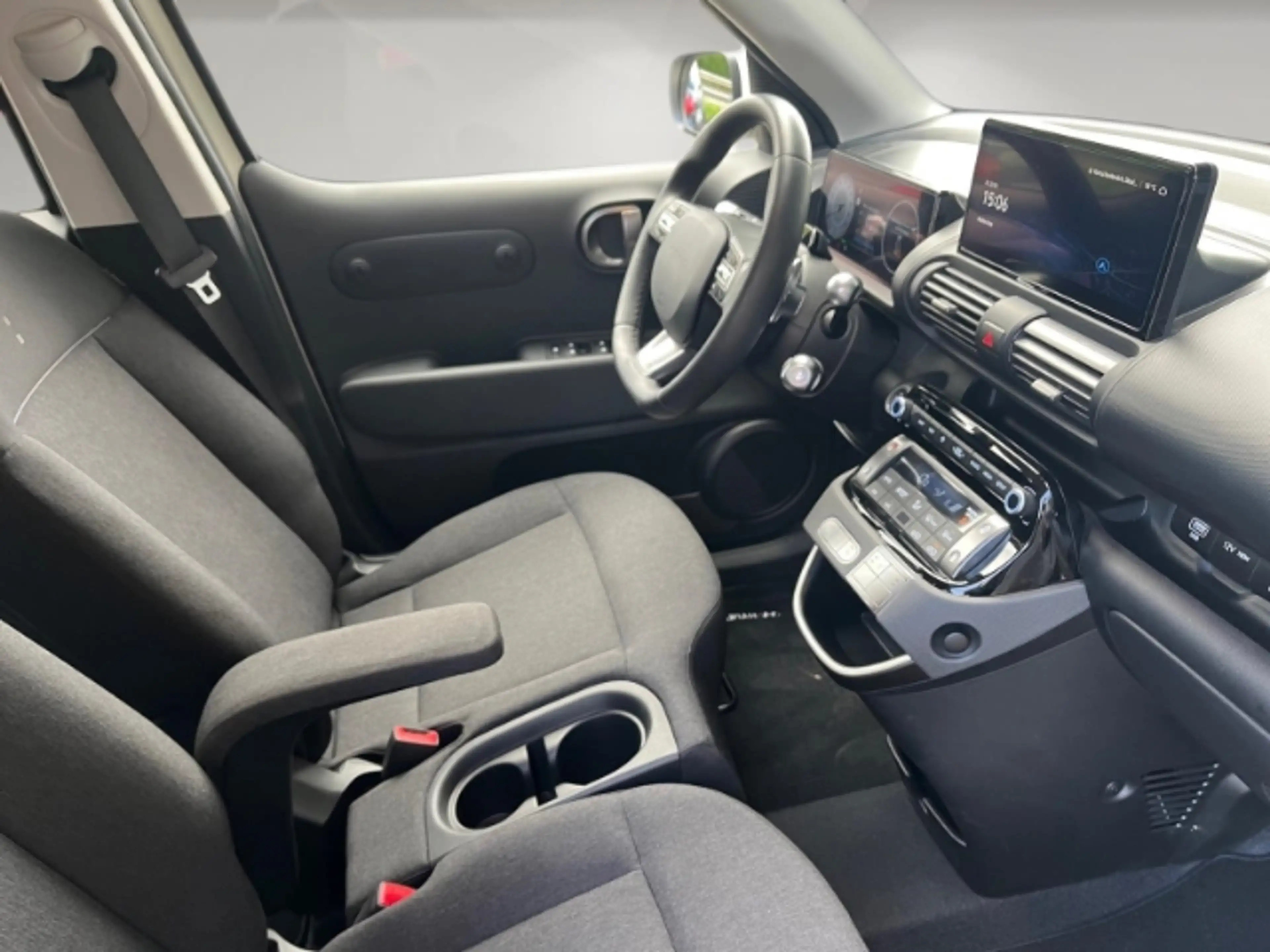 Hyundai Inster Trend Navi/Kamera/CarPlay/AHK — photo 14