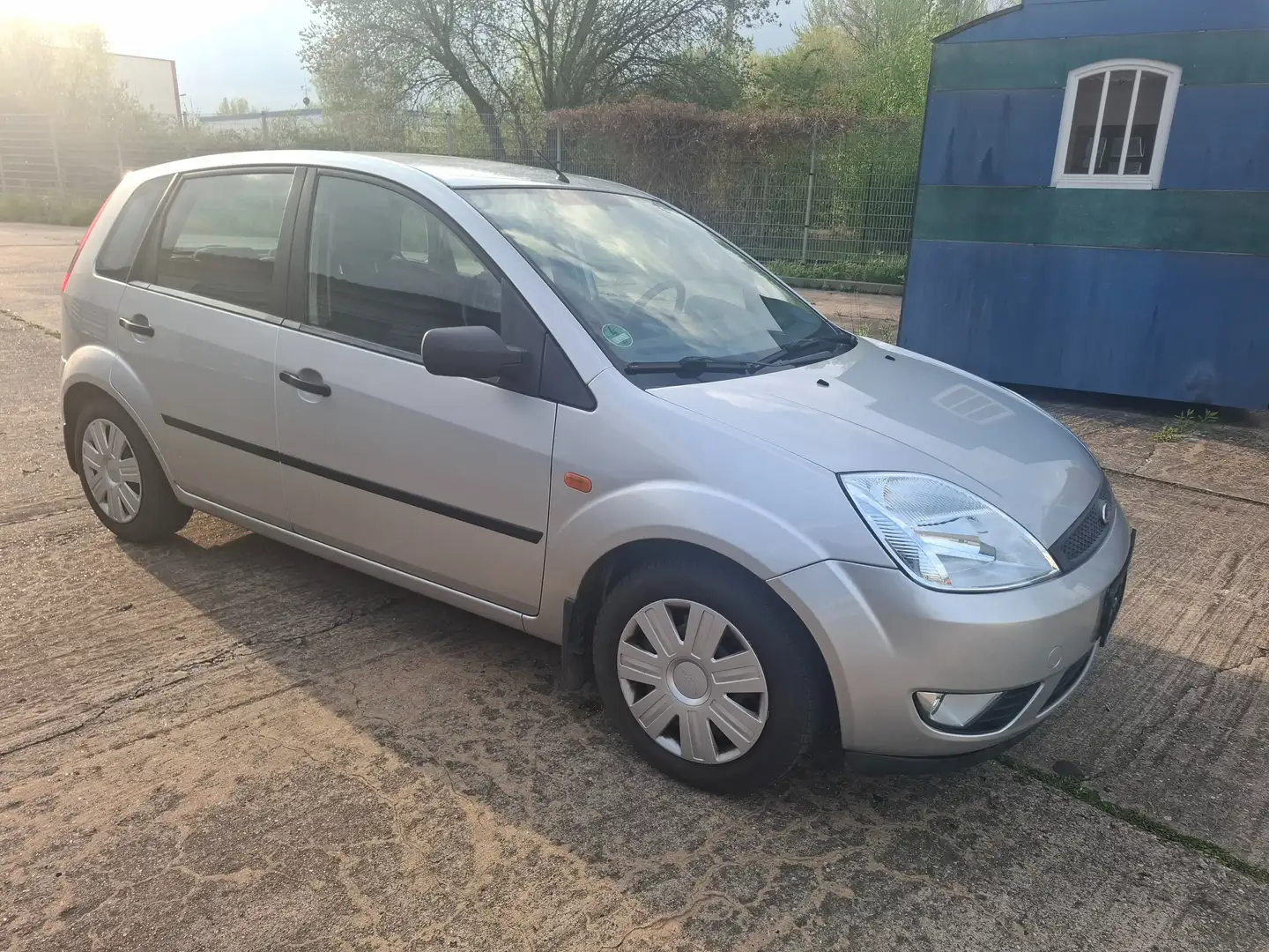 Ford Fiesta Futura - 2