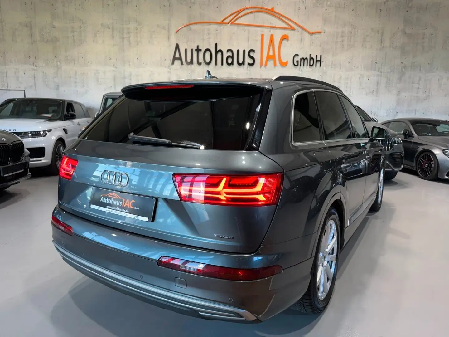 Audi Q7 3.0 TDI e-tron/PANO/LED/AHK/NAVI/S-line Grau - 2