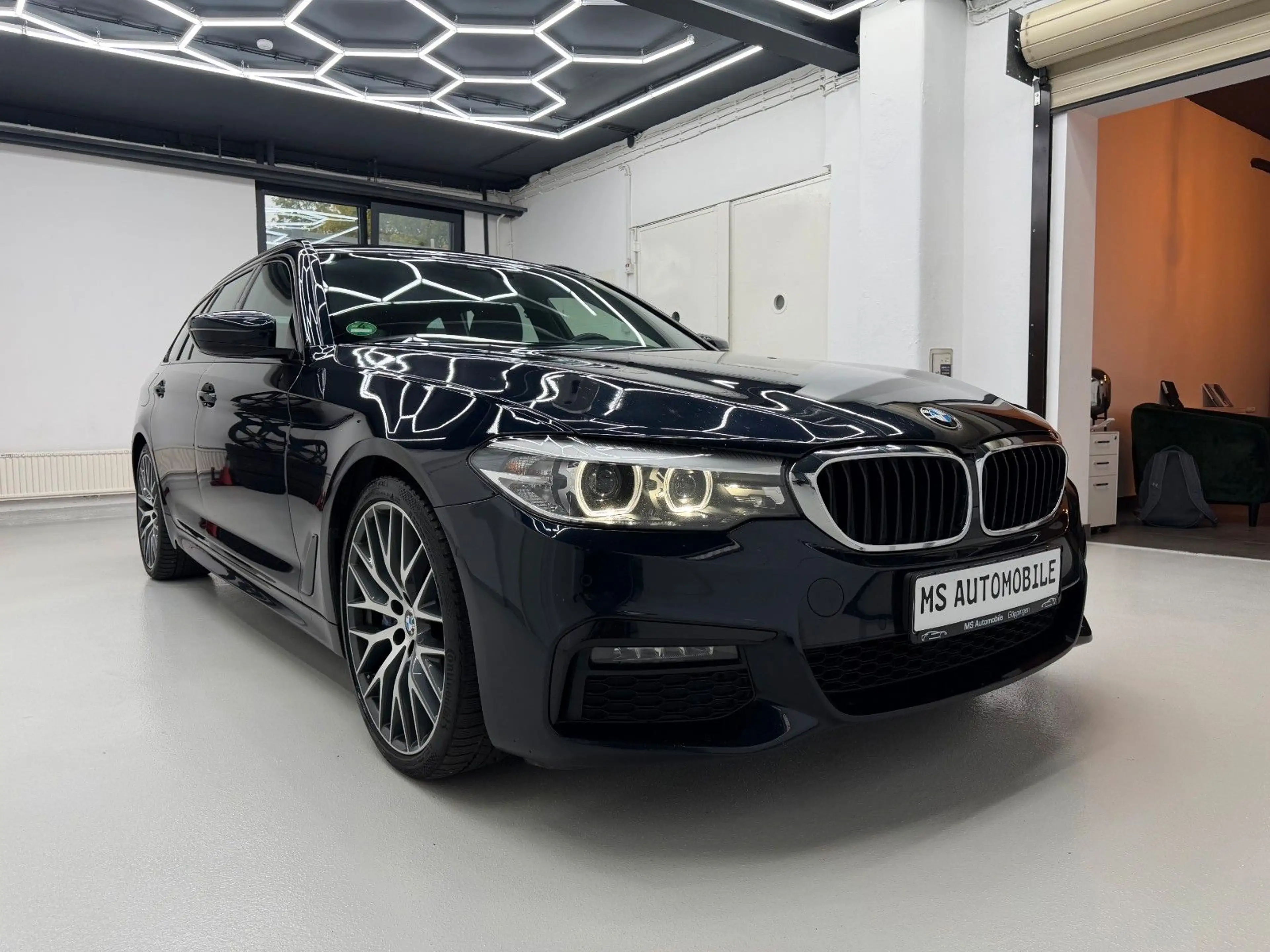 BMW 530 d M Sport Touring*HEAD-UP*PANO*VIRTUAL*R.KAM — photo 4