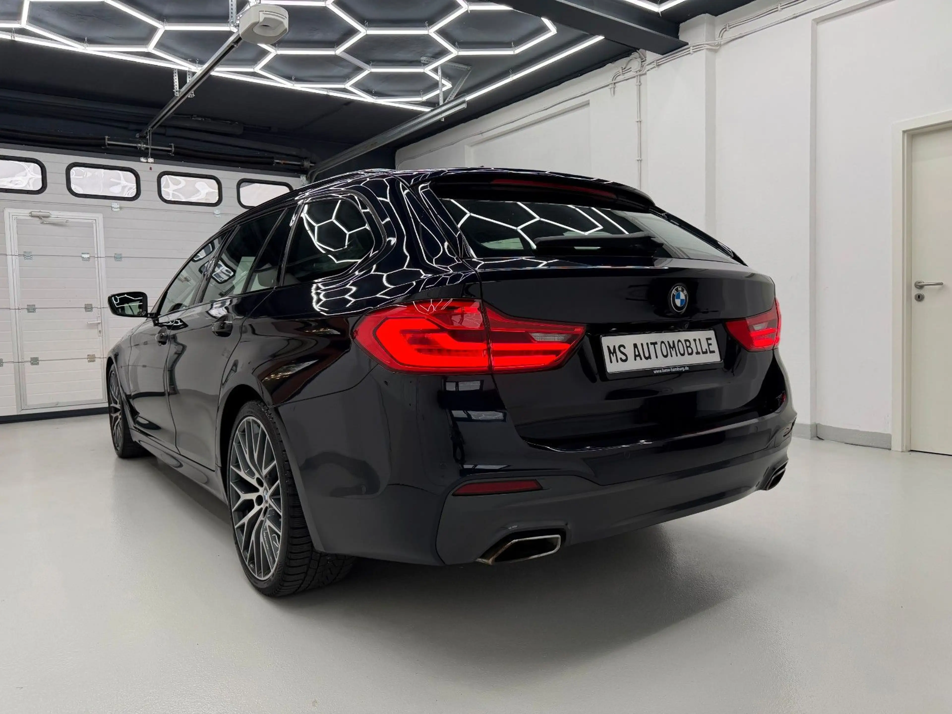 BMW 530 d M Sport Touring*HEAD-UP*PANO*VIRTUAL*R.KAM — photo 2
