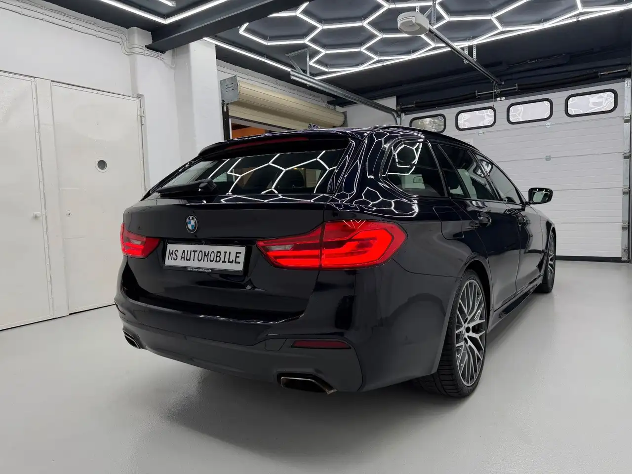 2020 BMW 530 d M Sport Touring*HEAD-UP*PANO*VIRTUAL*R.KAM, photograph 3