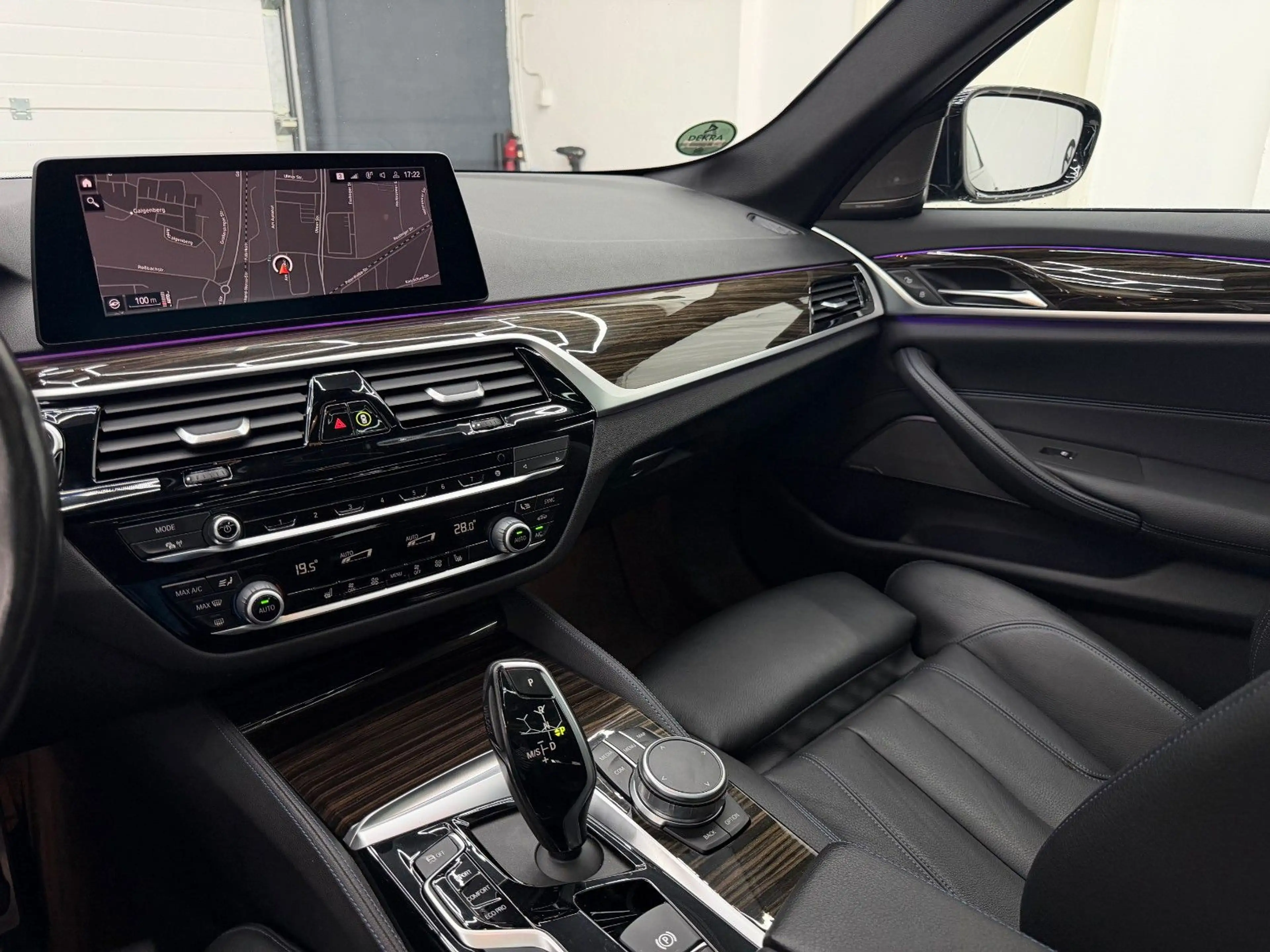 BMW 530 d M Sport Touring*HEAD-UP*PANO*VIRTUAL*R.KAM — photo 16