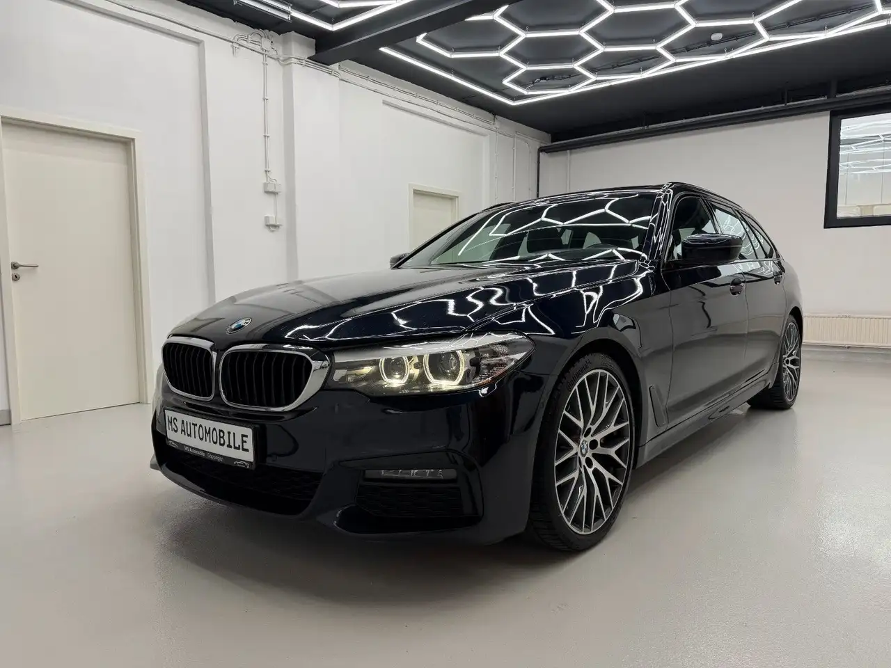 2020 BMW 530 d M Sport Touring*HEAD-UP*PANO*VIRTUAL*R.KAM, photograph 1