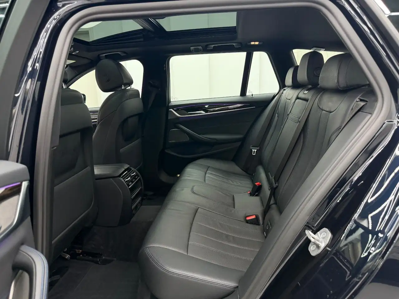 2020 BMW 530 d M Sport Touring*HEAD-UP*PANO*VIRTUAL*R.KAM, photograph 8