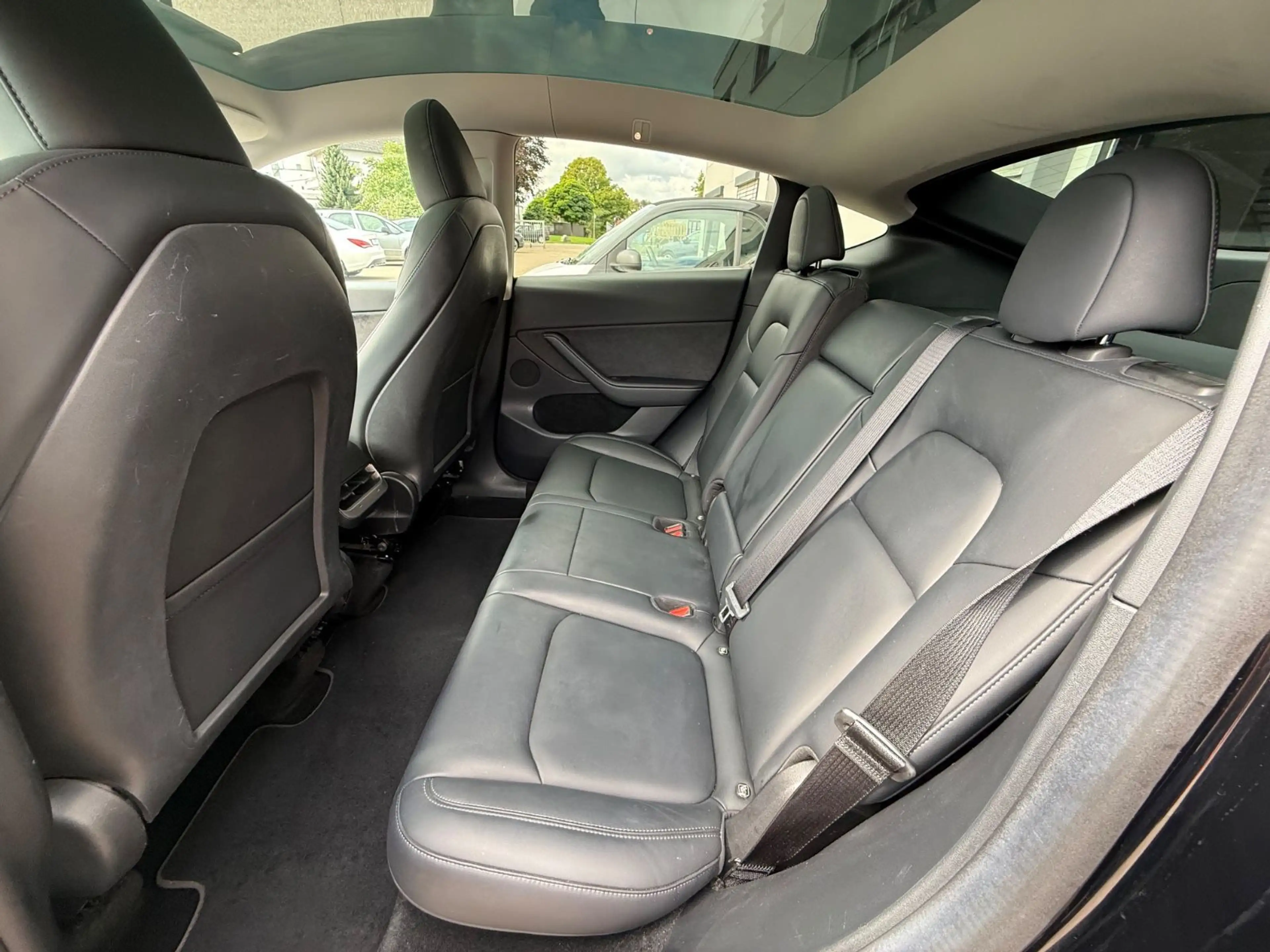 Tesla Model Y Long Range Dual AWD Max.Recichw. SOH — photo 12