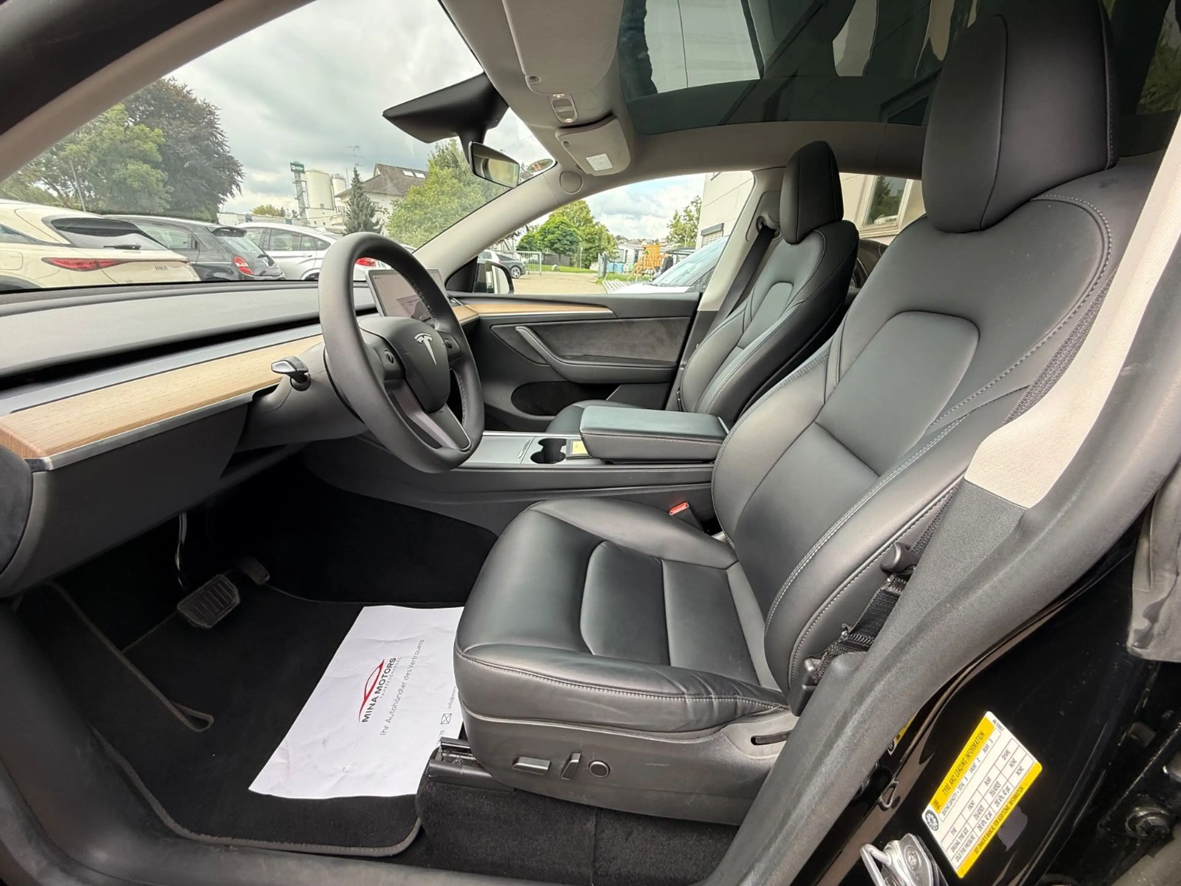 Tesla Model Y Long Range Dual AWD Max.Recichw. SOH — photo 10
