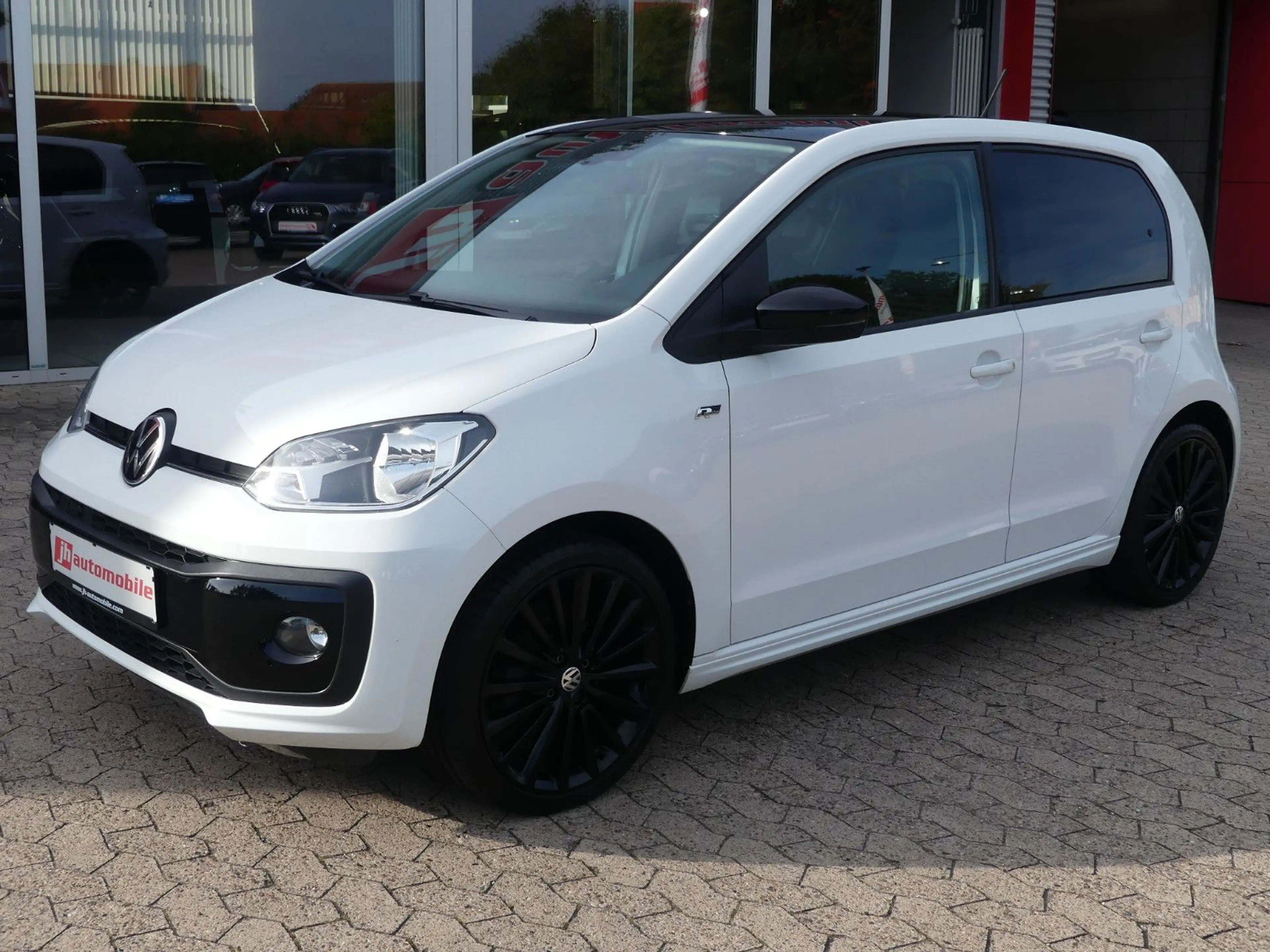 Volkswagen up! R-Line Kamera*Sitzheizung*8-fach*ab 149€ — photo 2