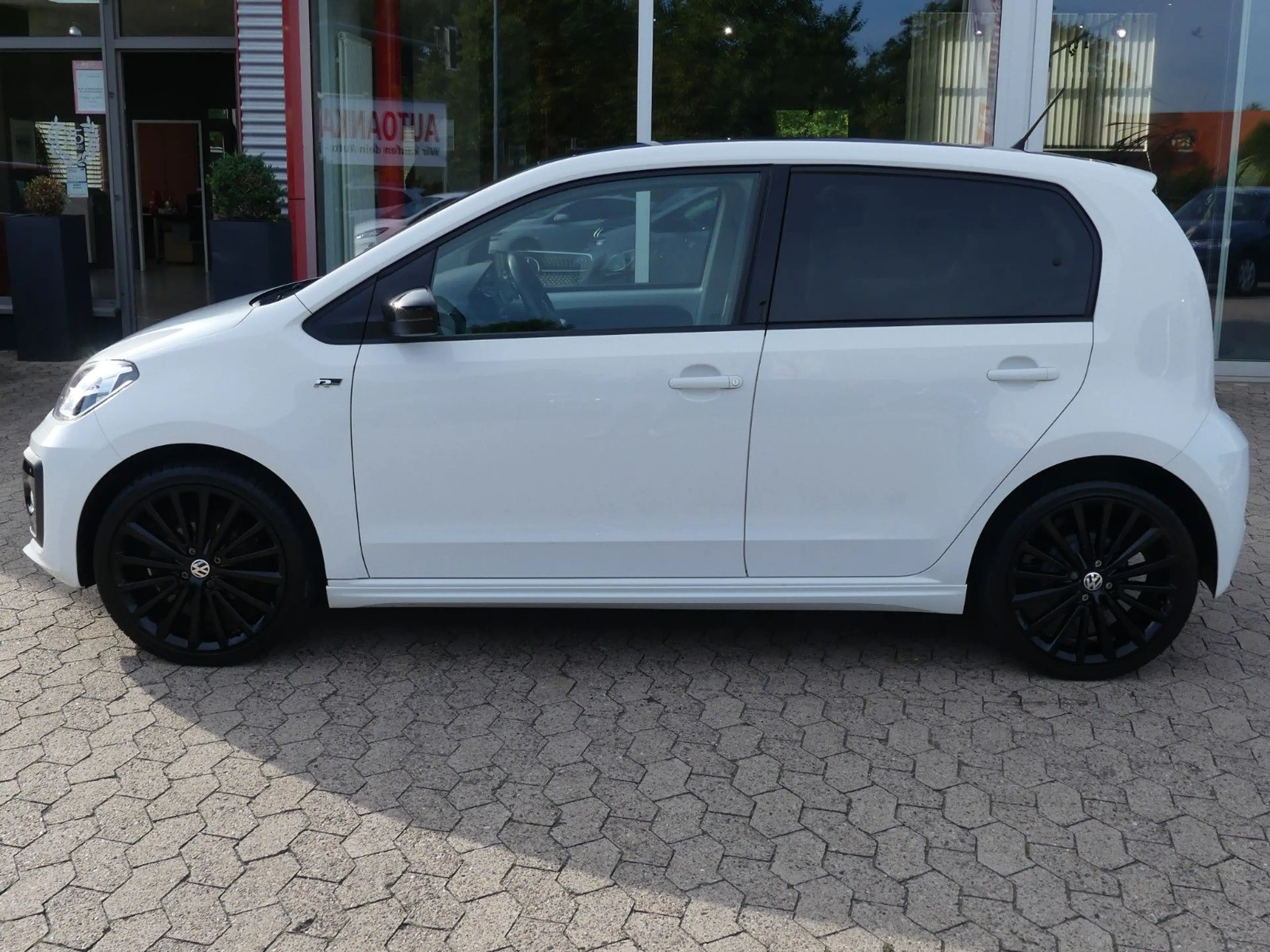 Volkswagen up! R-Line Kamera*Sitzheizung*8-fach*ab 149€ — photo 3