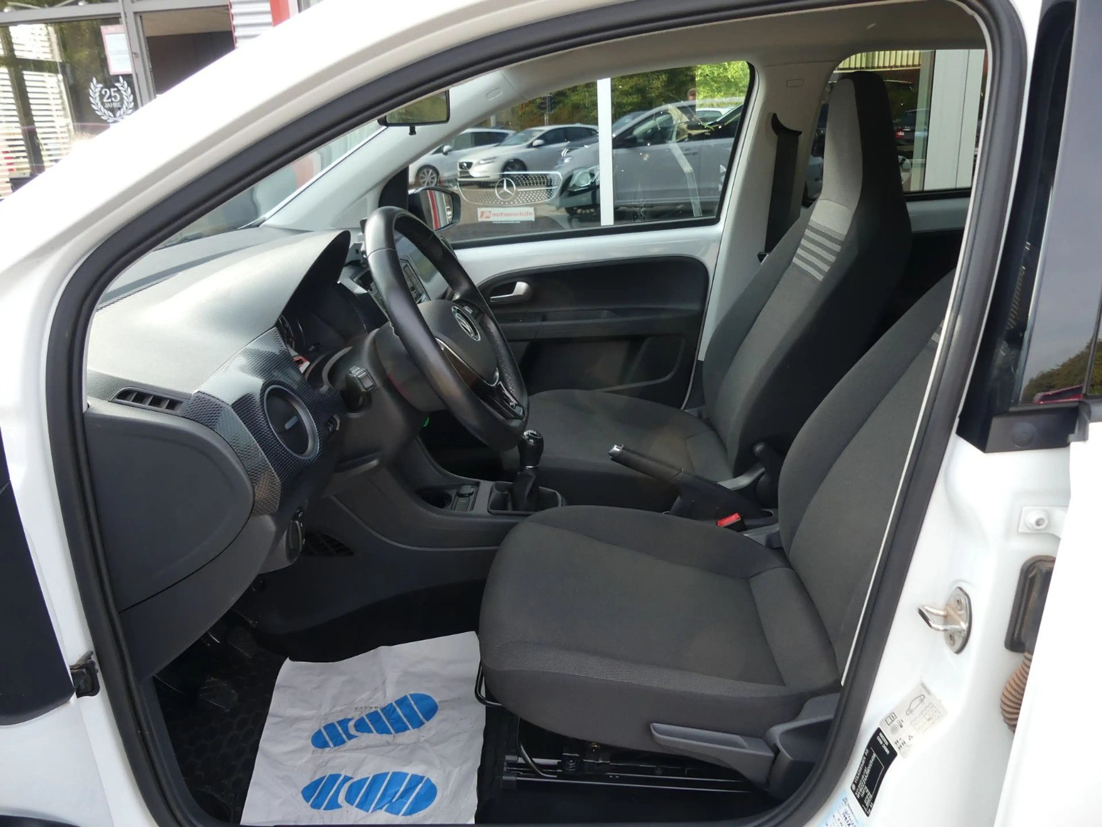 Volkswagen up! R-Line Kamera*Sitzheizung*8-fach*ab 149€ — photo 12